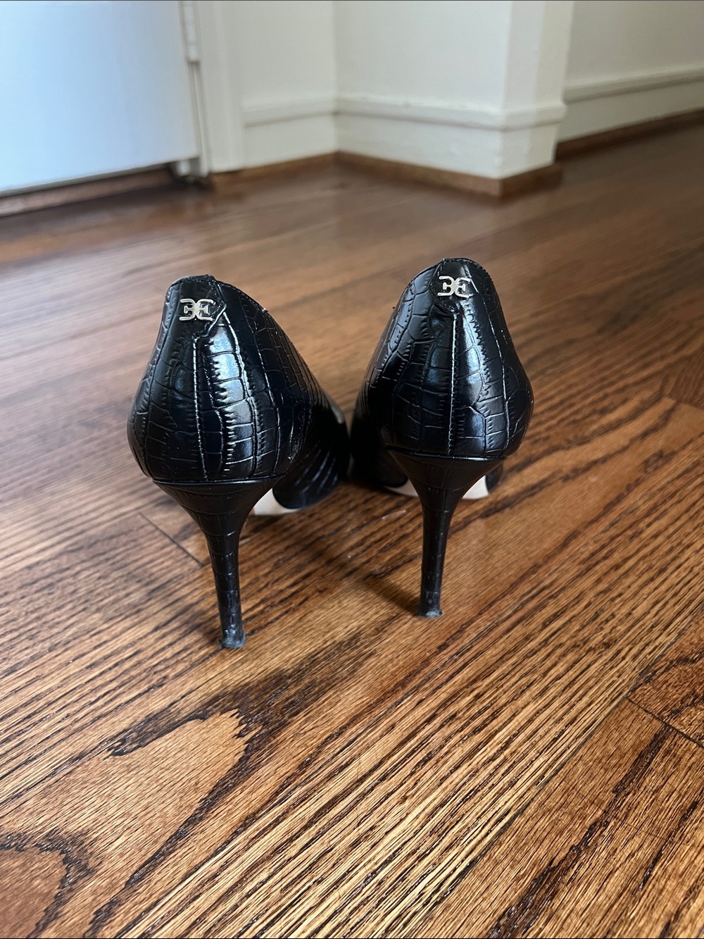 Sam Edelman Black Pointed Toe Croc-Embossed Pumps - Picture 3 of 6